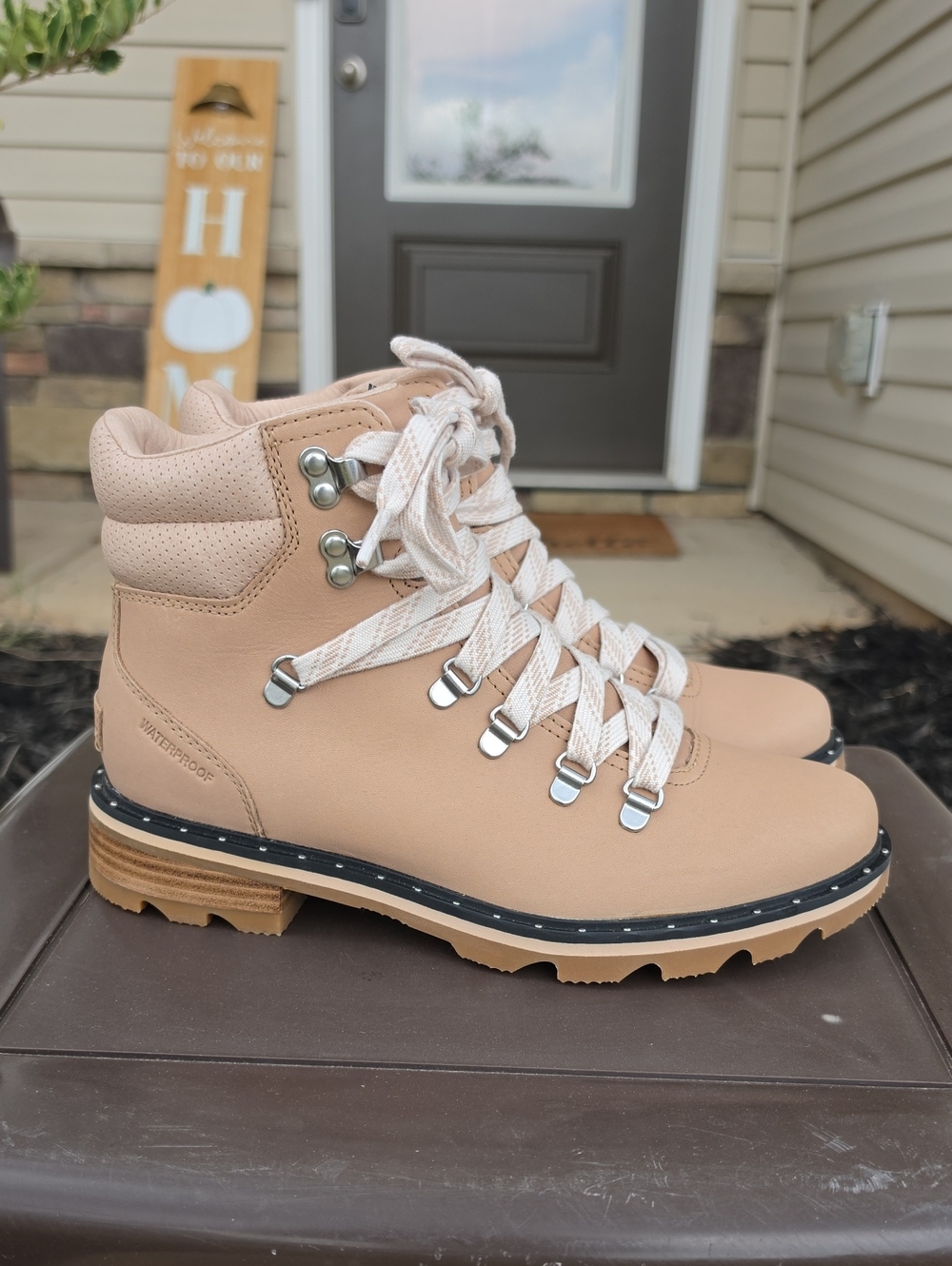 Sorel Women's Lennox Hiker Boots Size 9.5 NWT